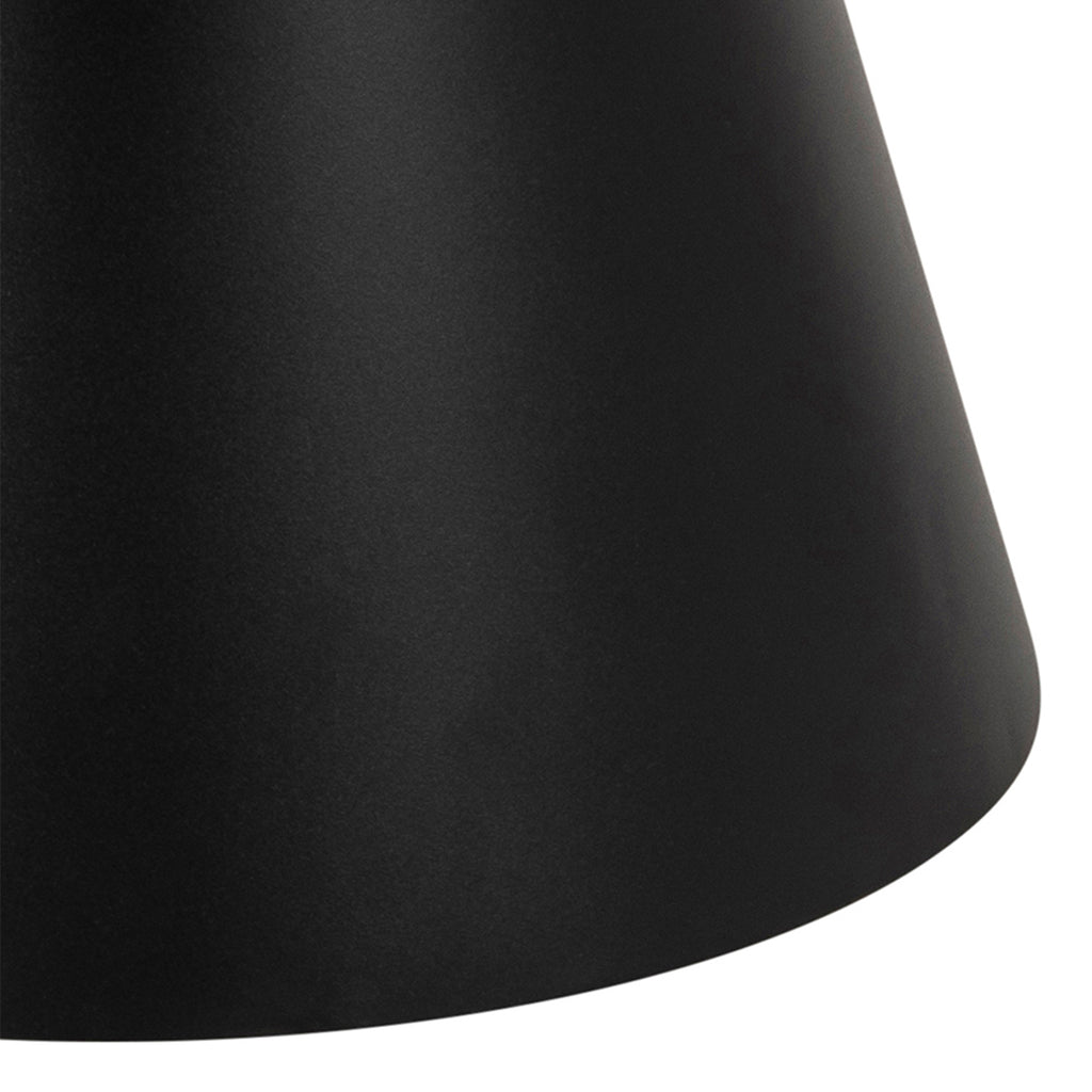 Soli Round Ceramic Coffee Table in Black 45,7x45cm