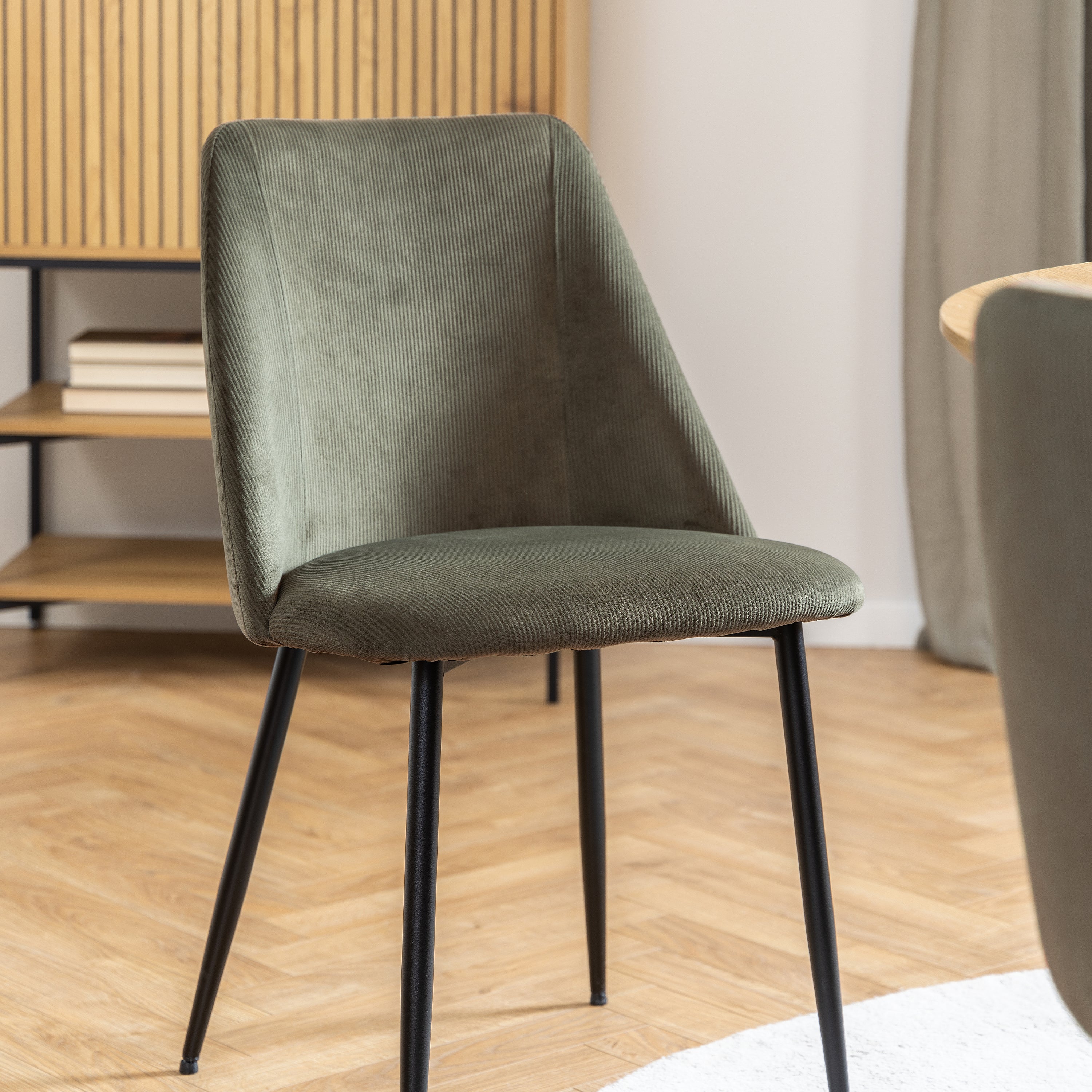 Yale Dining Table in Oak Included 4 Ines Dining chair in Olive Green