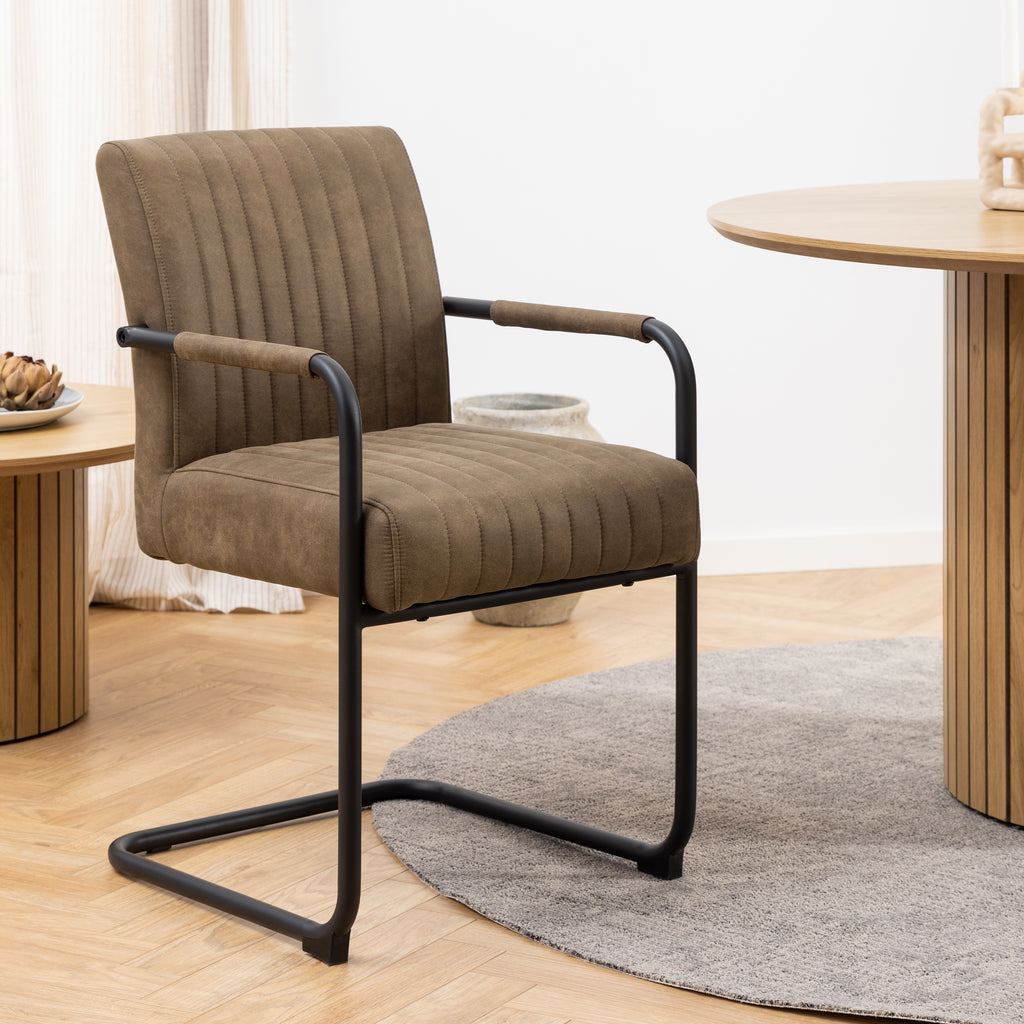 Yale Dining Table in Oak Included 4 Adele Dining Chair in Light Brown Fabric