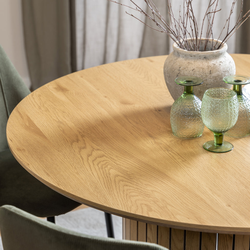 Yale Dining Table in Oak Included 4 Adele Dining Chair in Light Brown Fabric