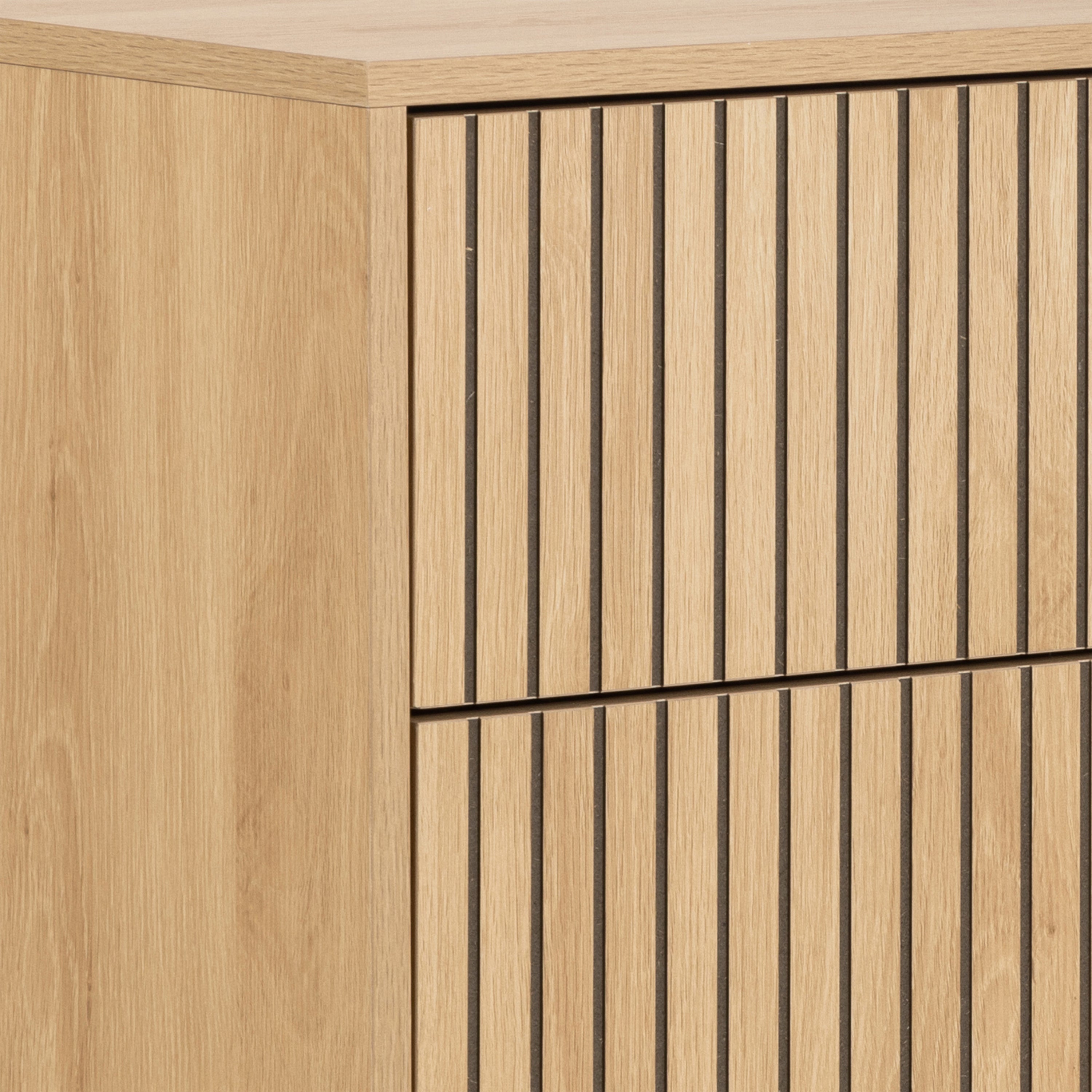 Albany Chest of 4 Drawers in Oak/Black Legs