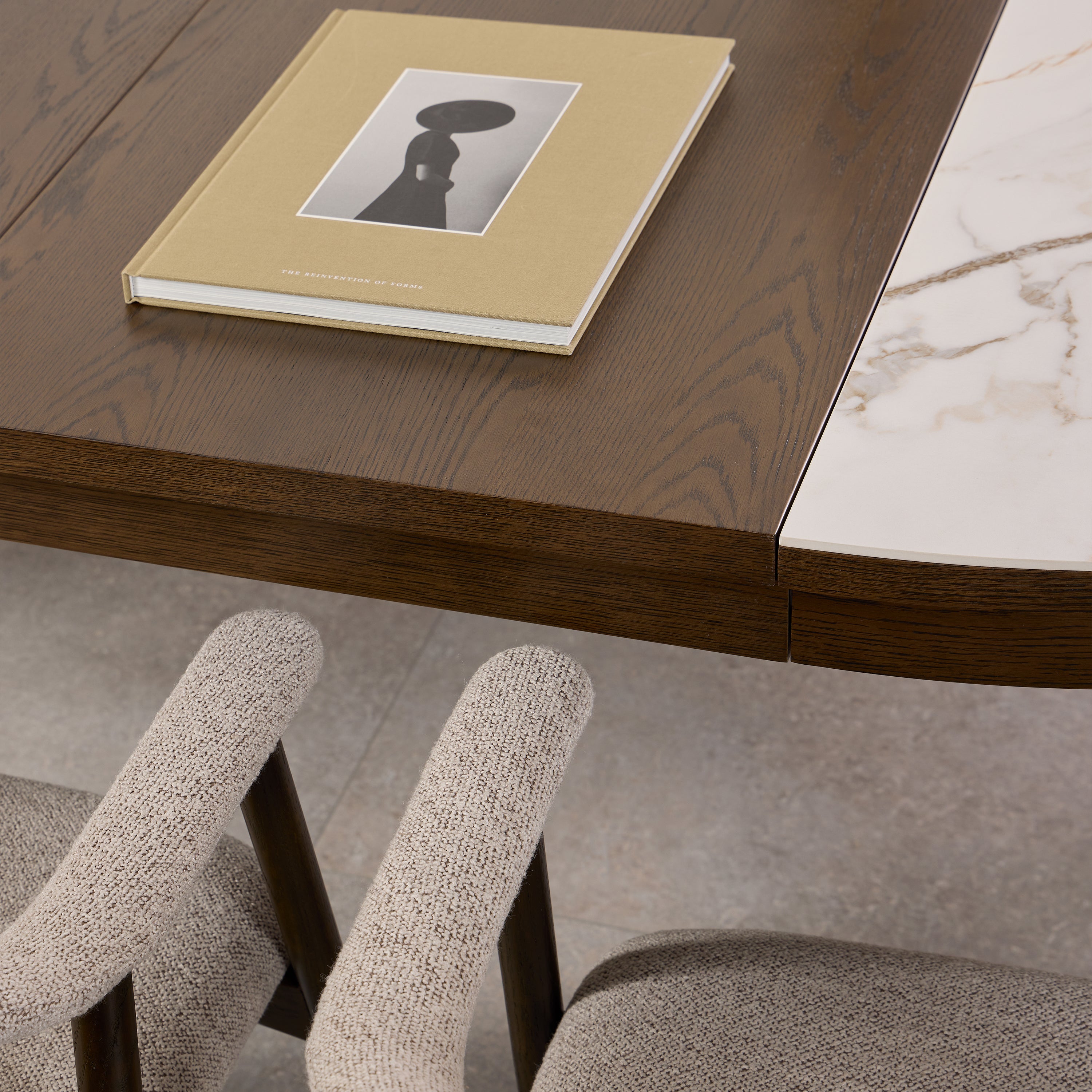 Southampton Round Extendable Dining Table in Cream Ceramic 120/220 x 120 x 75cm